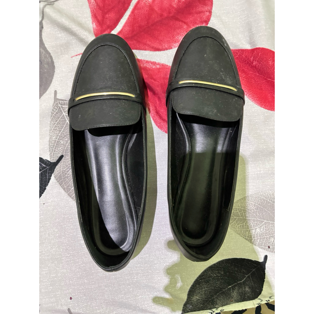 Preloved flatshoes urban n co hitam