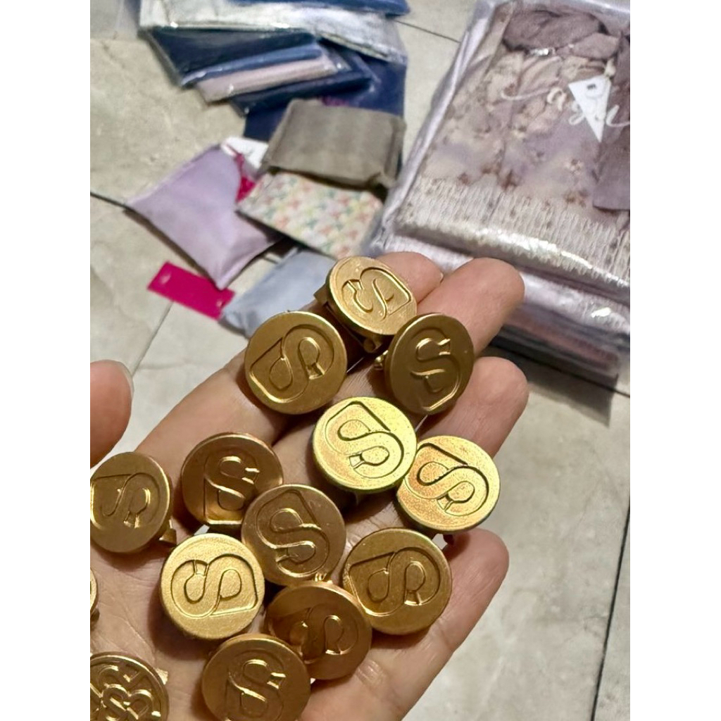 Brooch Buttonscraves Satuan Murah