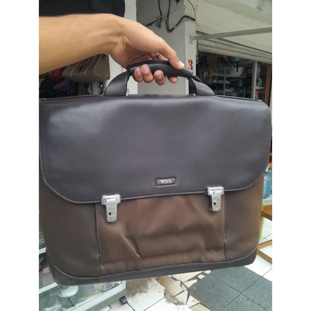 tas tumi kantor pria original