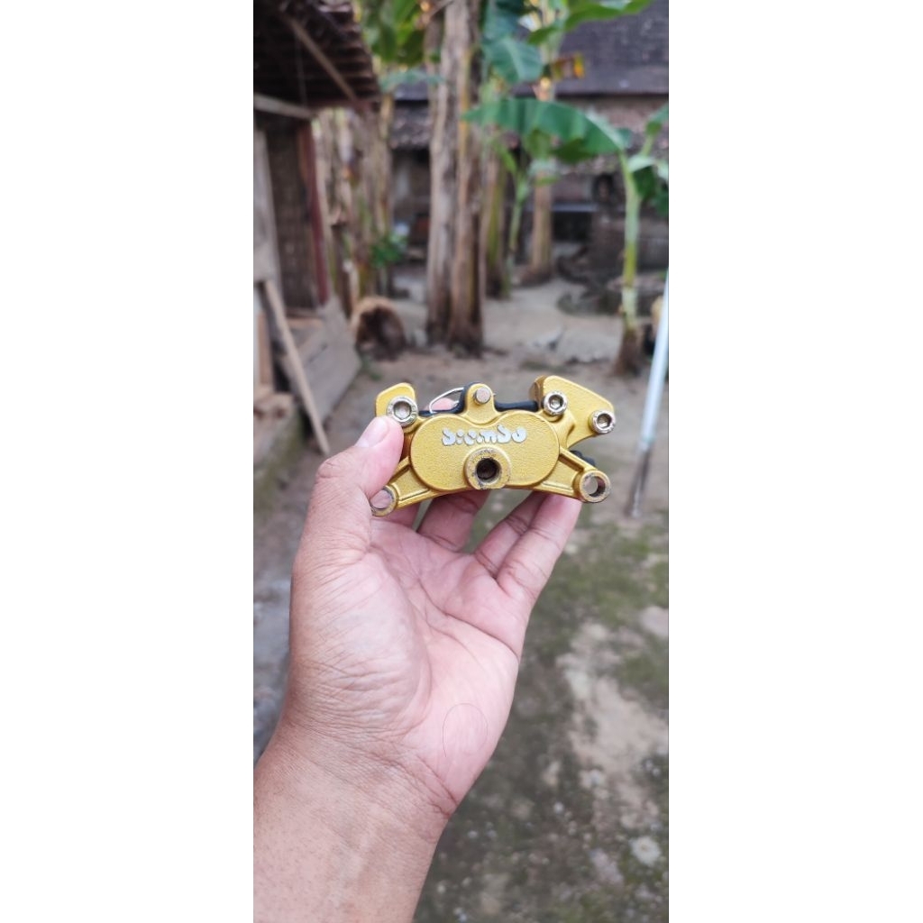 KALIPER BELAKANG BREMBO 4 PISTON