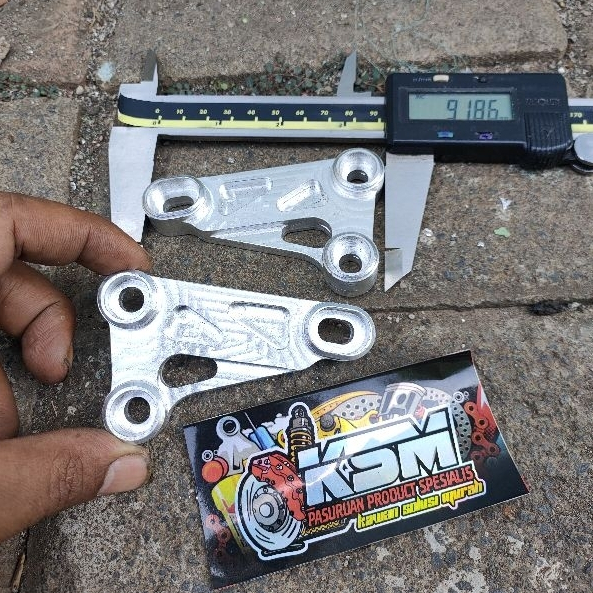 BREKET SEGITIGA KUPINGAN LAMPU K5 CNC 1SET /PANGKON KUPINGAN LAMPU DEPAN K5CNC