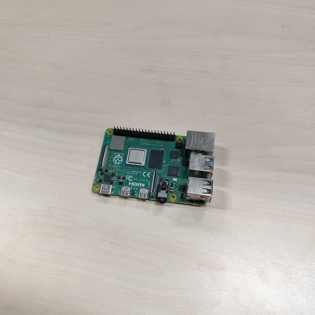 Raspberry pi 4 model b 4GB
