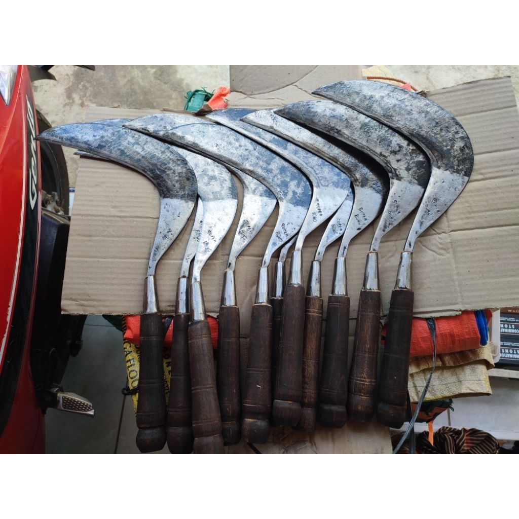 Sabit/Arit baja tembus Sabit baja kempit Sabit baja isen