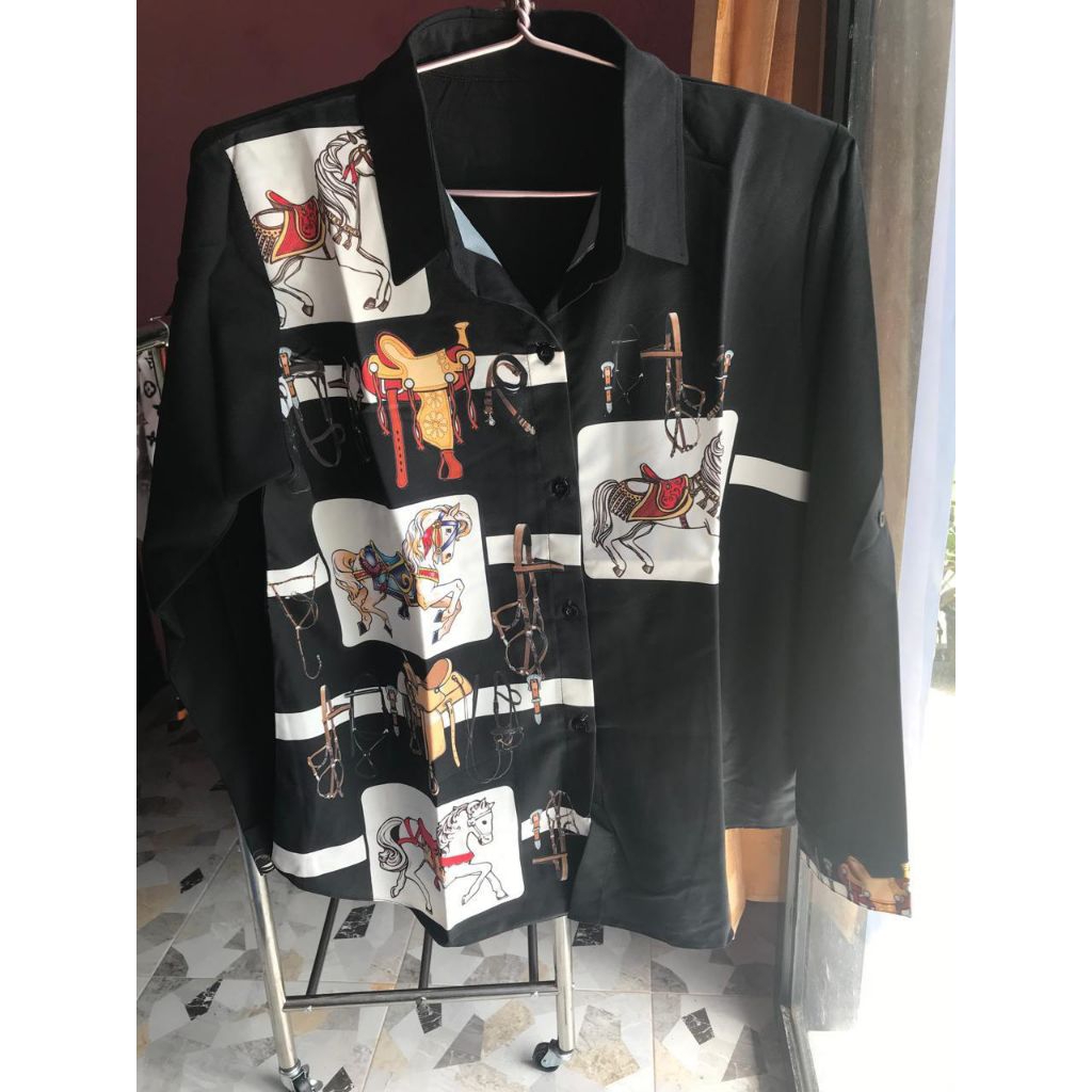 Kemeja Silk Motif Kuda