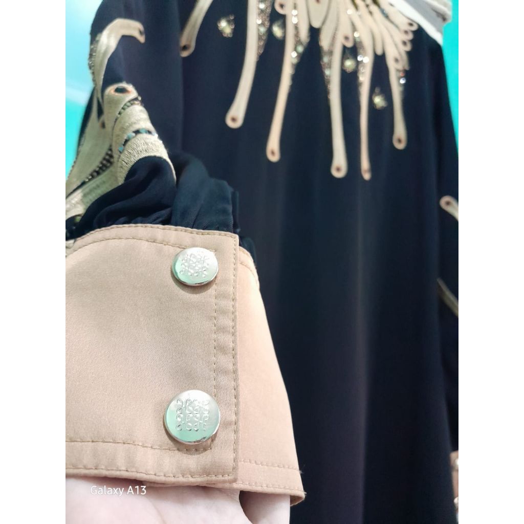 Baju Gamis Jubah Abaya HIKMAT fashion size L. hitam emas bahan sejenis air mas SECOND LIKE NEW