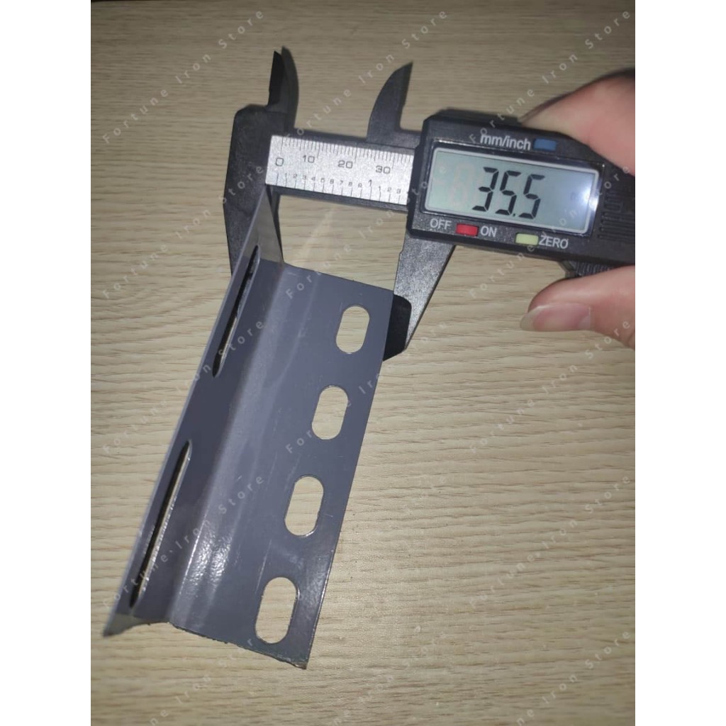 Siku Besi Lubang 3,5cm x 1mm Besi Siku Lubang Lebar 3,5 cm x Tebal 1 mm