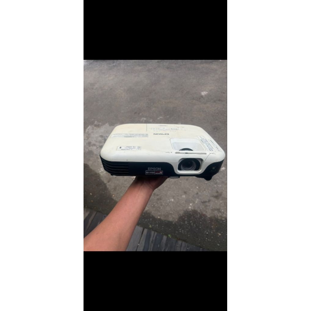 Proyektor Epson EB-X100