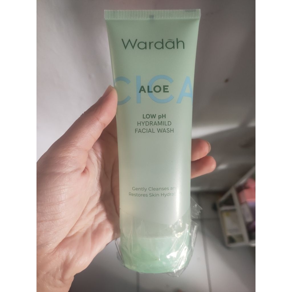 Facial wash wardah