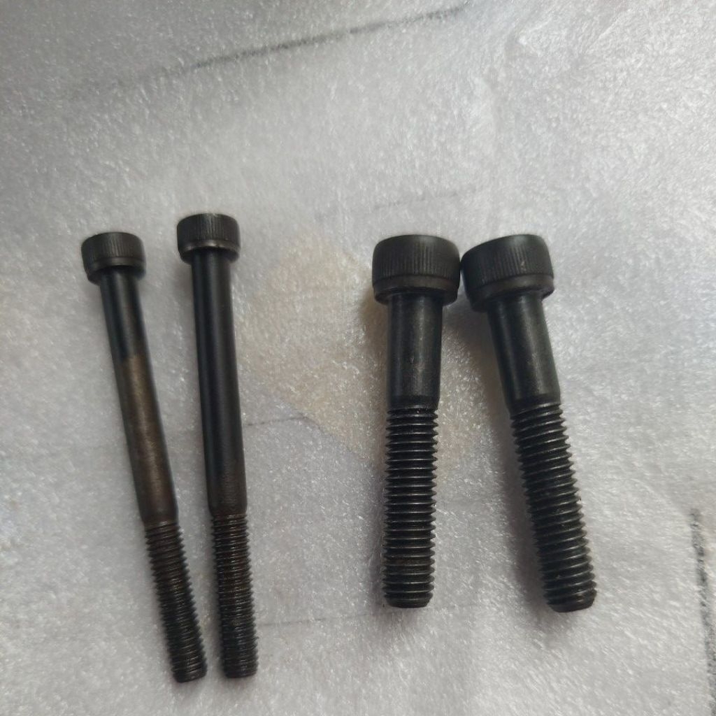 baut L blok mesin scorpio copotan motor