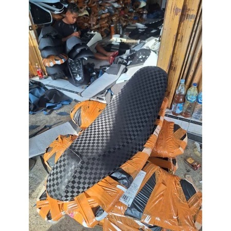 Jok Roadrace Satria Fu 150 Karbu Motif Catur 3D Barong