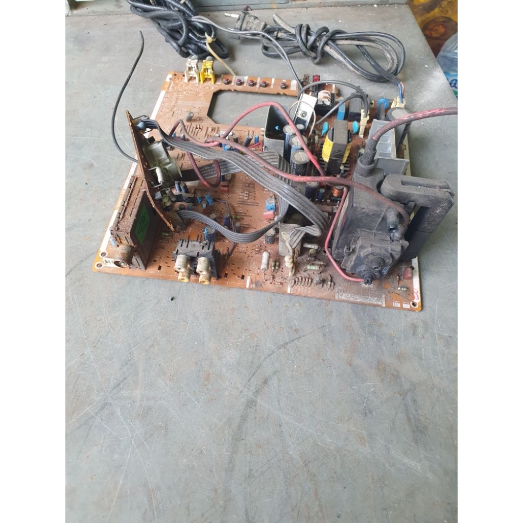 mesin tv sharp 14 inch jual apa ada nya(gembling)