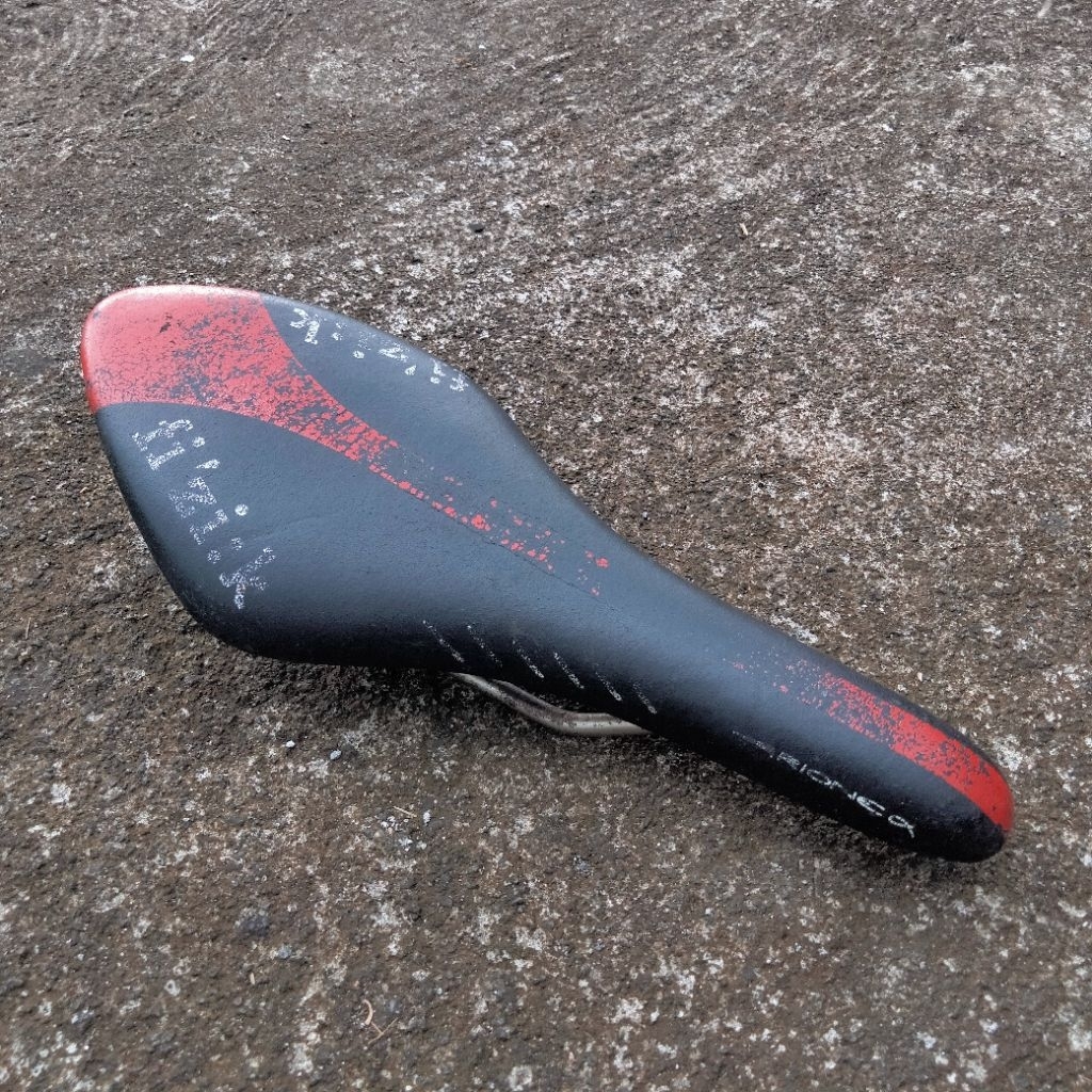 Sadel sepeda fizik/sadel sepeda roadbike/sadel sepeda fixie