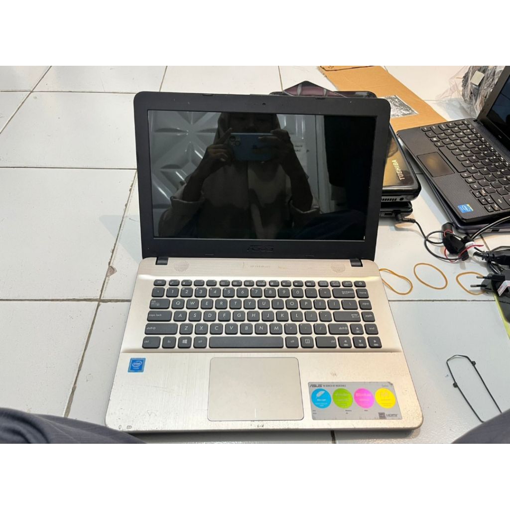 Asus x441n ram 4 GB ssd 128 GB