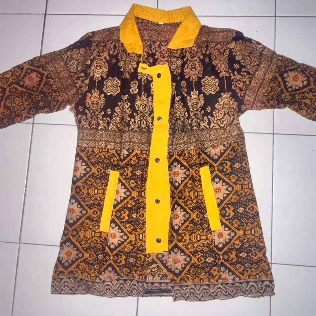 batik wanita / baju batik wanita / batik kantoran / batik guru / baju batik kekinian preloved