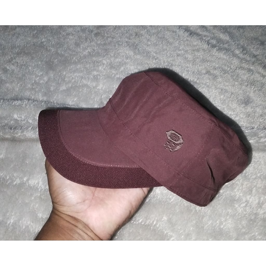 Topi MOUNTAIN HARDWEAR size 56 - 58cm Second