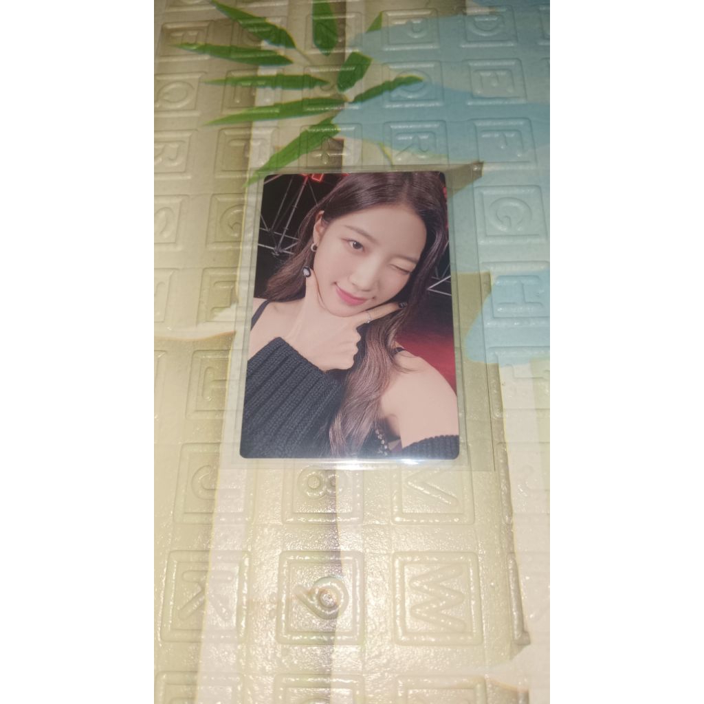 PHOTOCARD KAZUHA FEARLESS JP SOLJAK OFFICIAL