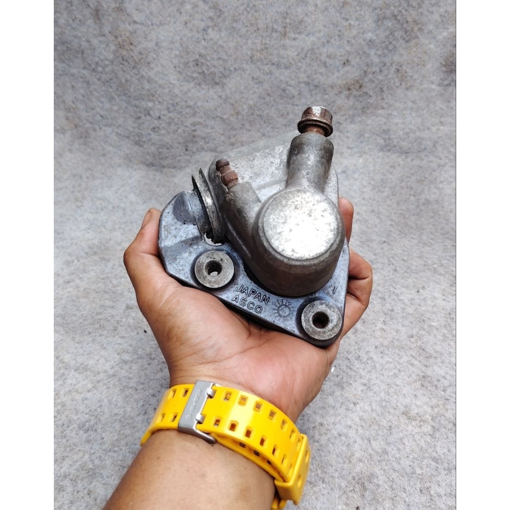 kaliper Suzuki gp125 kaliper Suzuki gp 125 pala babi Suzuki gp125 ori caliper Suzuki gp125 ori