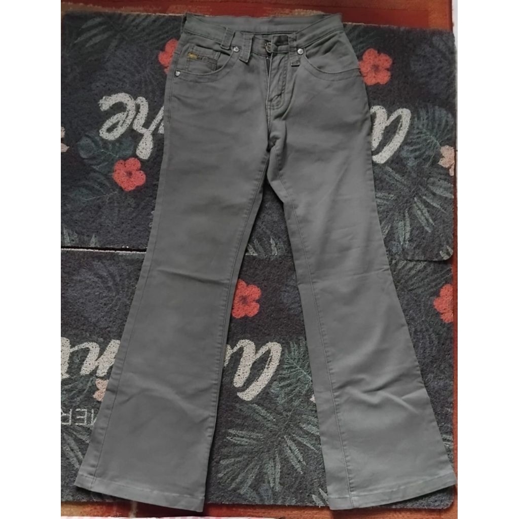 celana Dust, emba jeans wanita