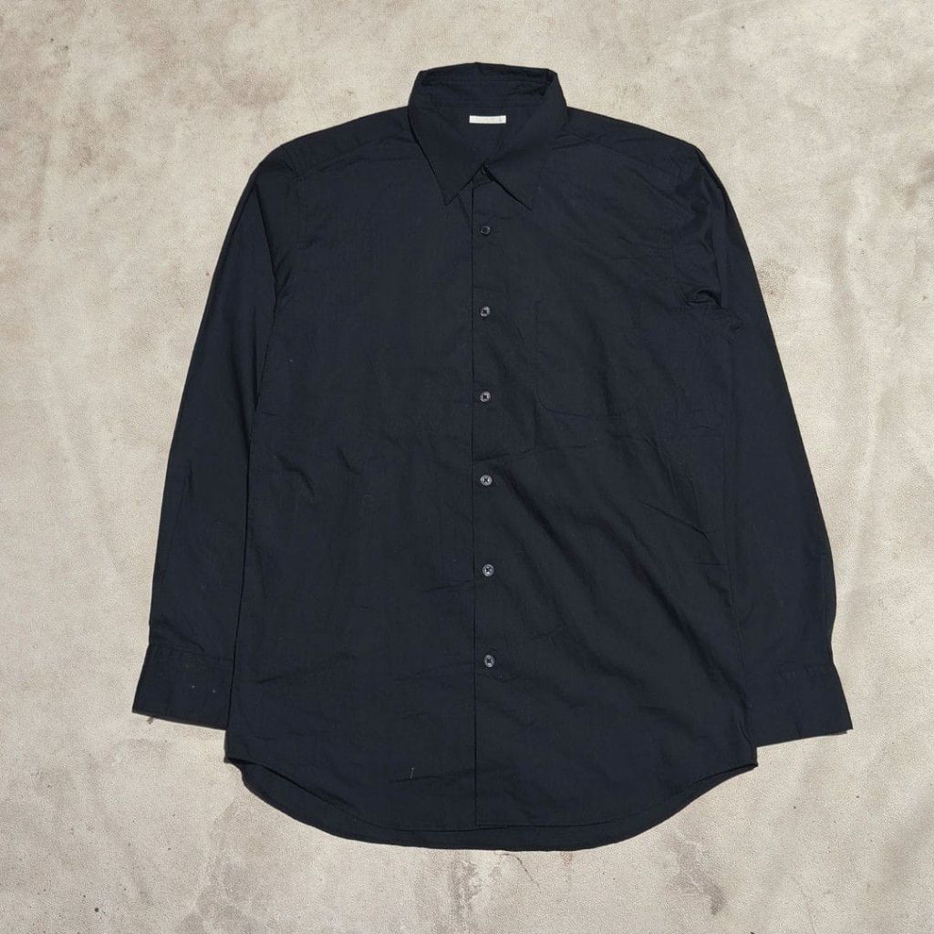 Kemeja tangan panjang  pria hitam bekas Gu hitam