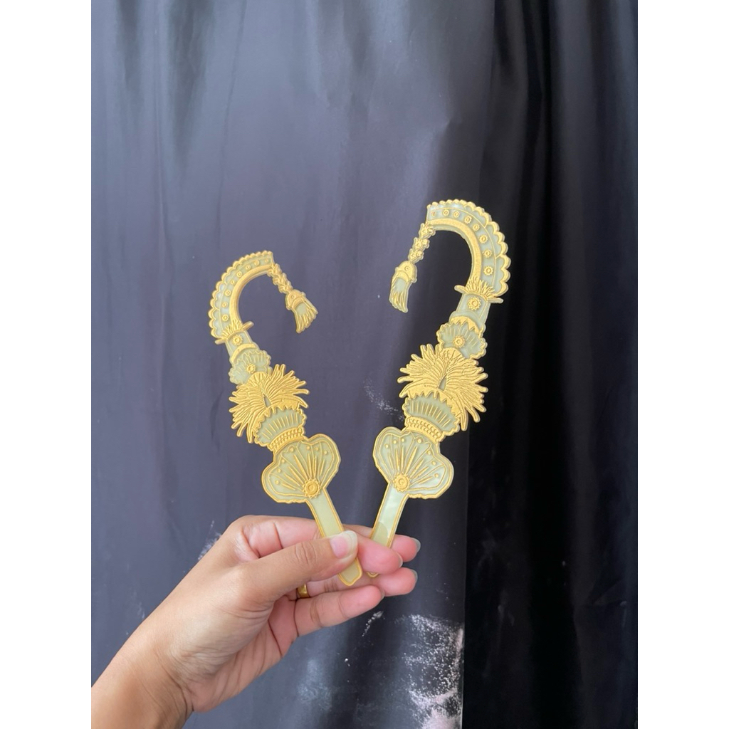 Janur Replika adalah penjor hiasan mahar