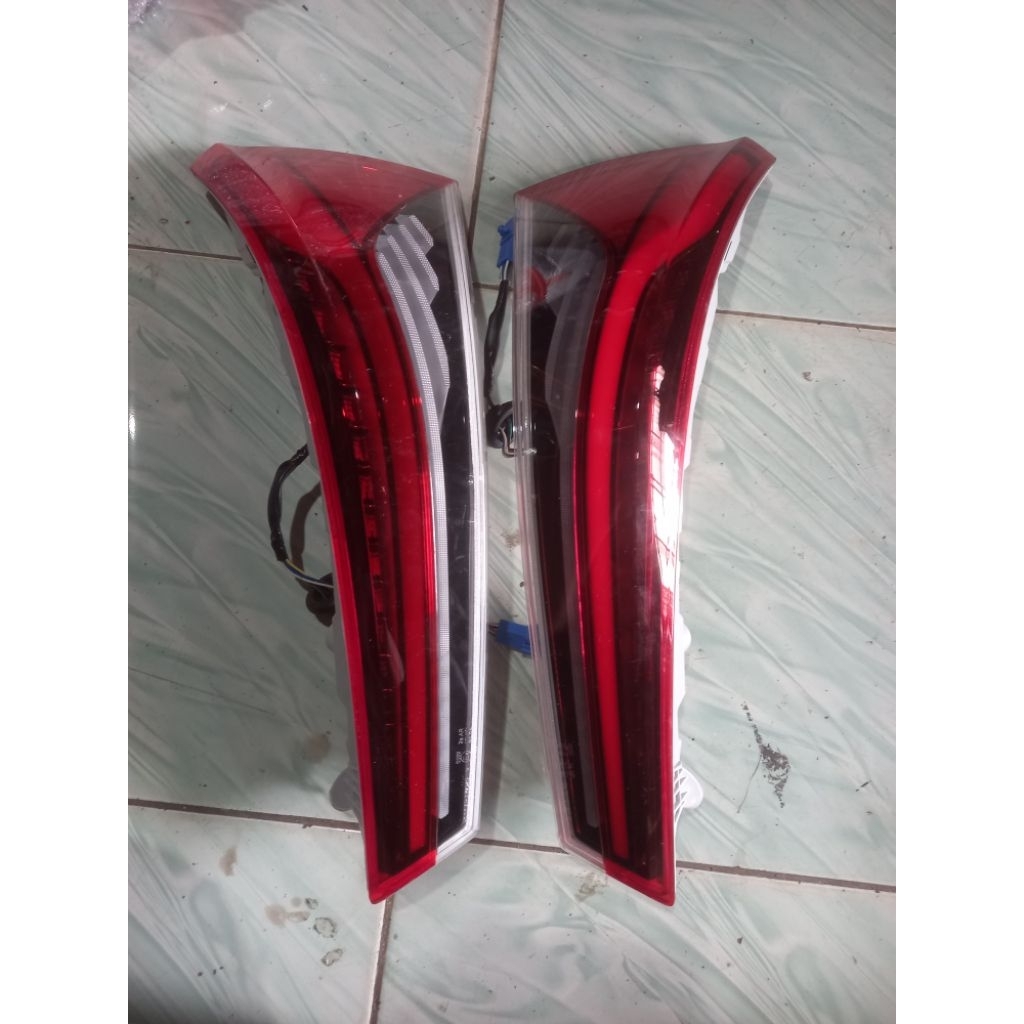 Lampu stop wuling almaz