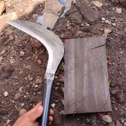 sabit gergaji, sabit bahan gergaji senso, sabit tajam, tipis ringan, sabit rumput tajam, sabit baja,