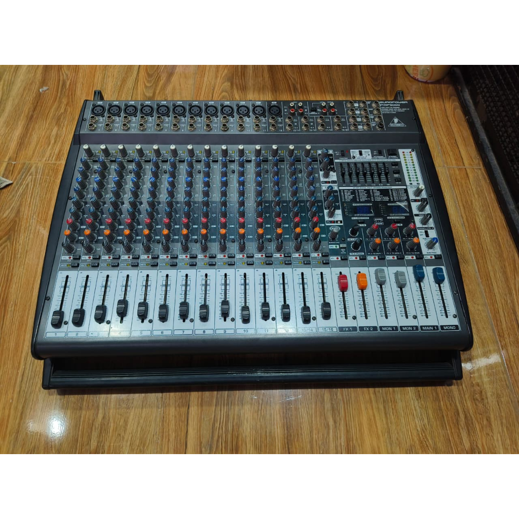 Power mixer behringer pmp5000 12mic 20 chanel input. Power 2x300watt di 8ohm. Double efek. Second or