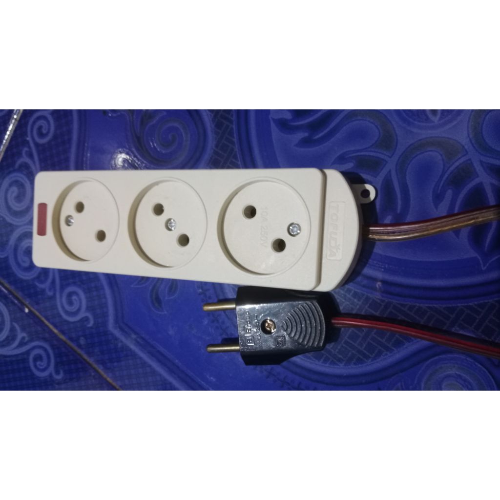 colokan listrik stop kontak terminal 1-6 lubang panjang kabel 3-10 M