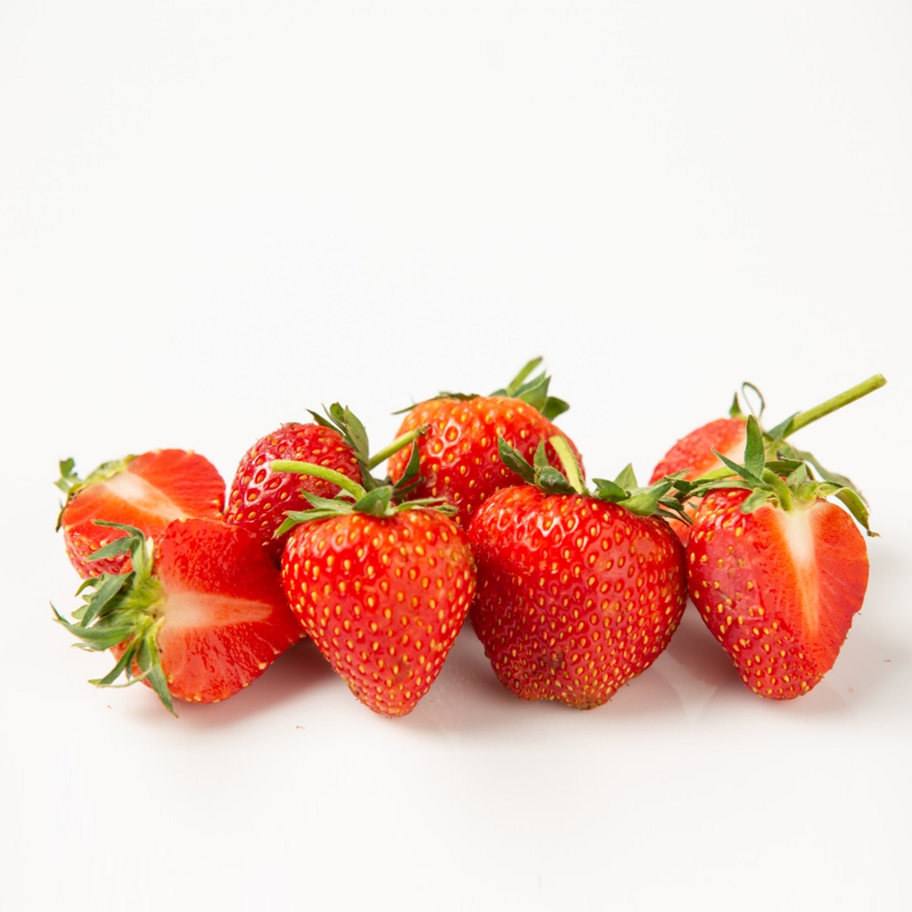 Strawberry Merah Premium – Manis Asam Segar