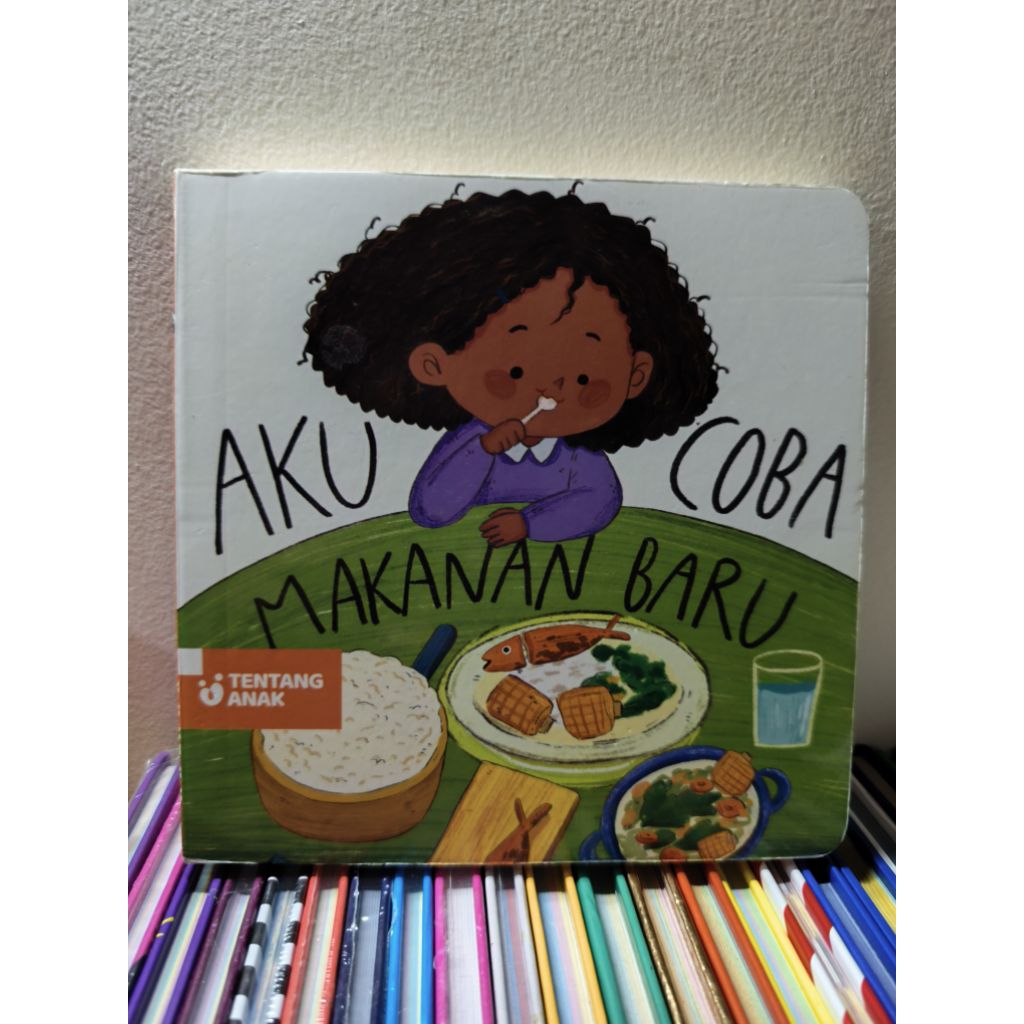 Preloved Buku Board Book Tentang Anak Aku Coba Makanan Baru