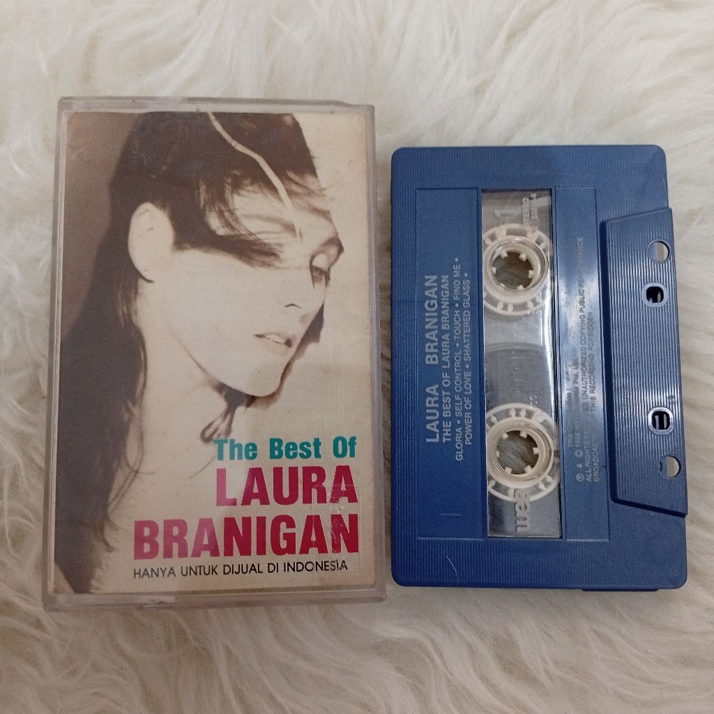 Kaset Pita Laura Branigan