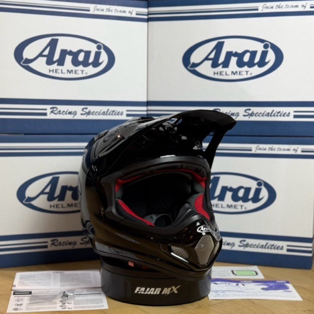 Helm ARAI VX-4 Cross - Black Glossy