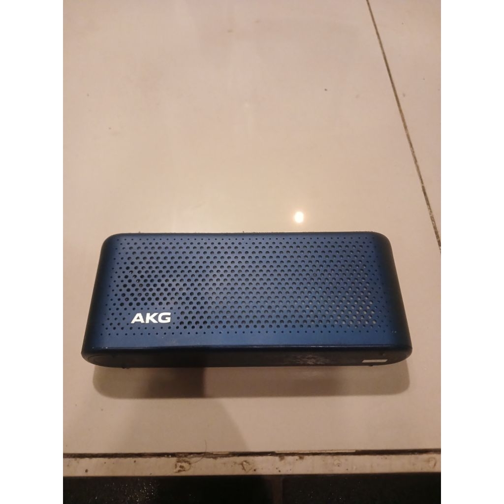 Speaker portable AKG s30