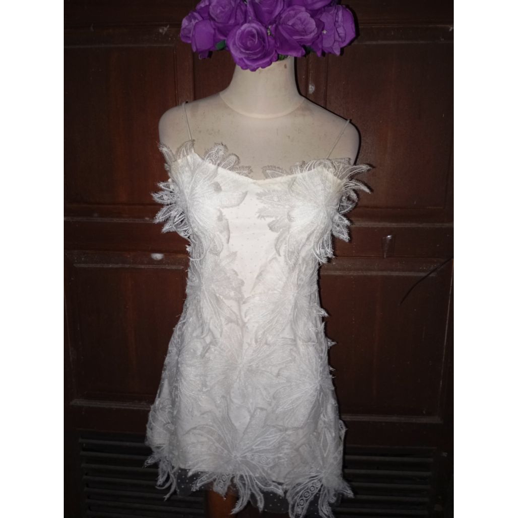 white tile bordir bunga mini dress