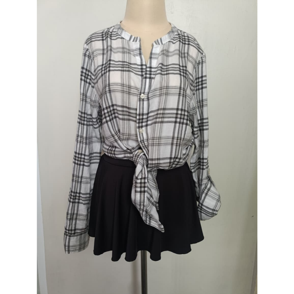 (NEW BUT REJECT) CALVIN KLEIN JEANS M TSHIRT KEMEJA KOTAK PUTIH LIST HITAM BY WDYS