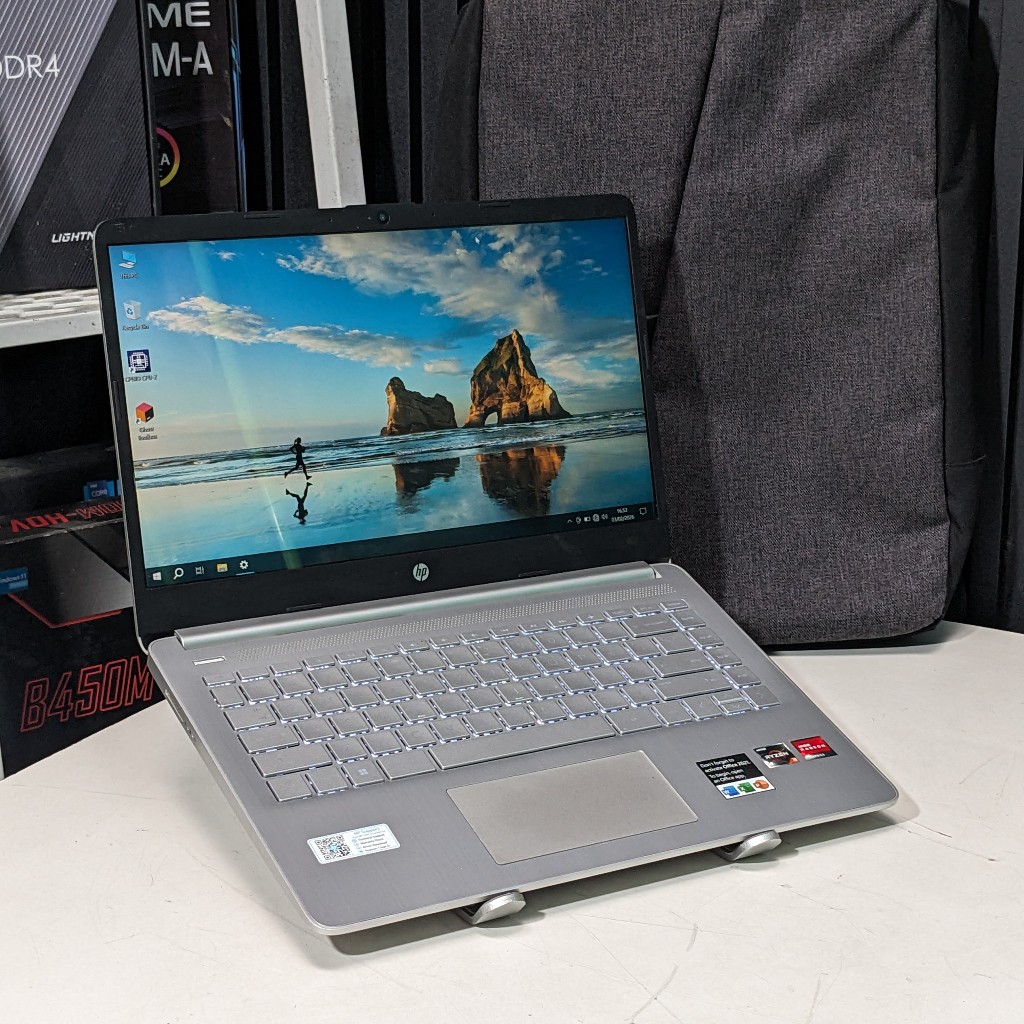 Laptop HP 14s FQ0576AU AMD Ryzen 3 3250U RAM 8GB SSD 512GB MURAH
