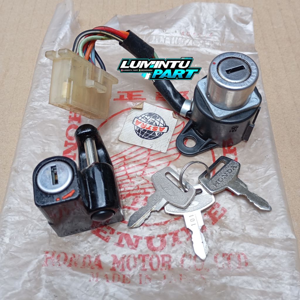 Kunci kontak C70 ori ( double starter) set kunci helmet holder C70 ori baru