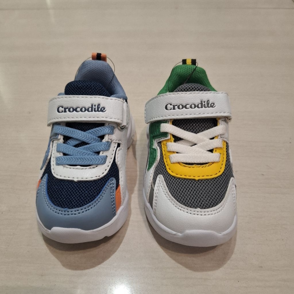 CROCODILE Sepatu lampu anak laki-laki terbaru size dari 22-28
