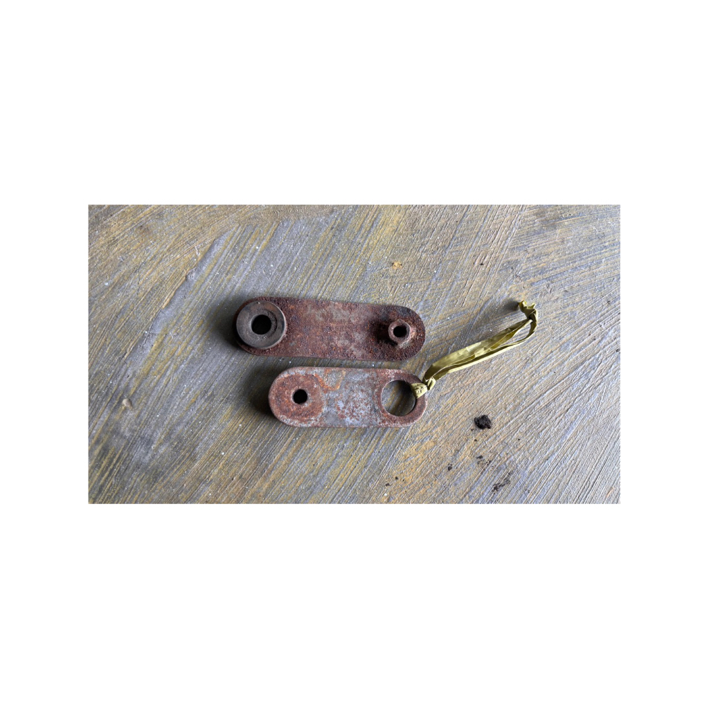 Satu set Breket Dudukan Sayap Bawah Honda Supra X 125 Kharisma 125 ORI