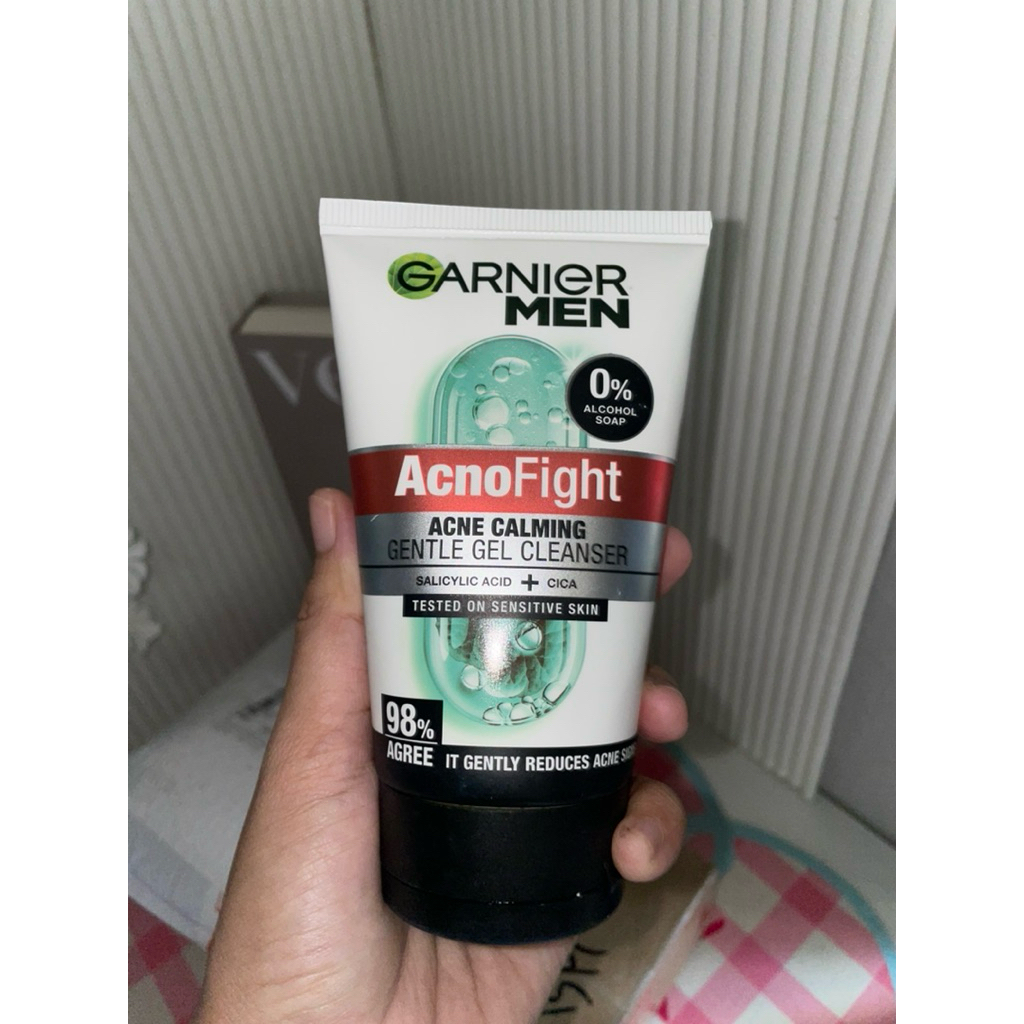 Garnier Men acno Fight