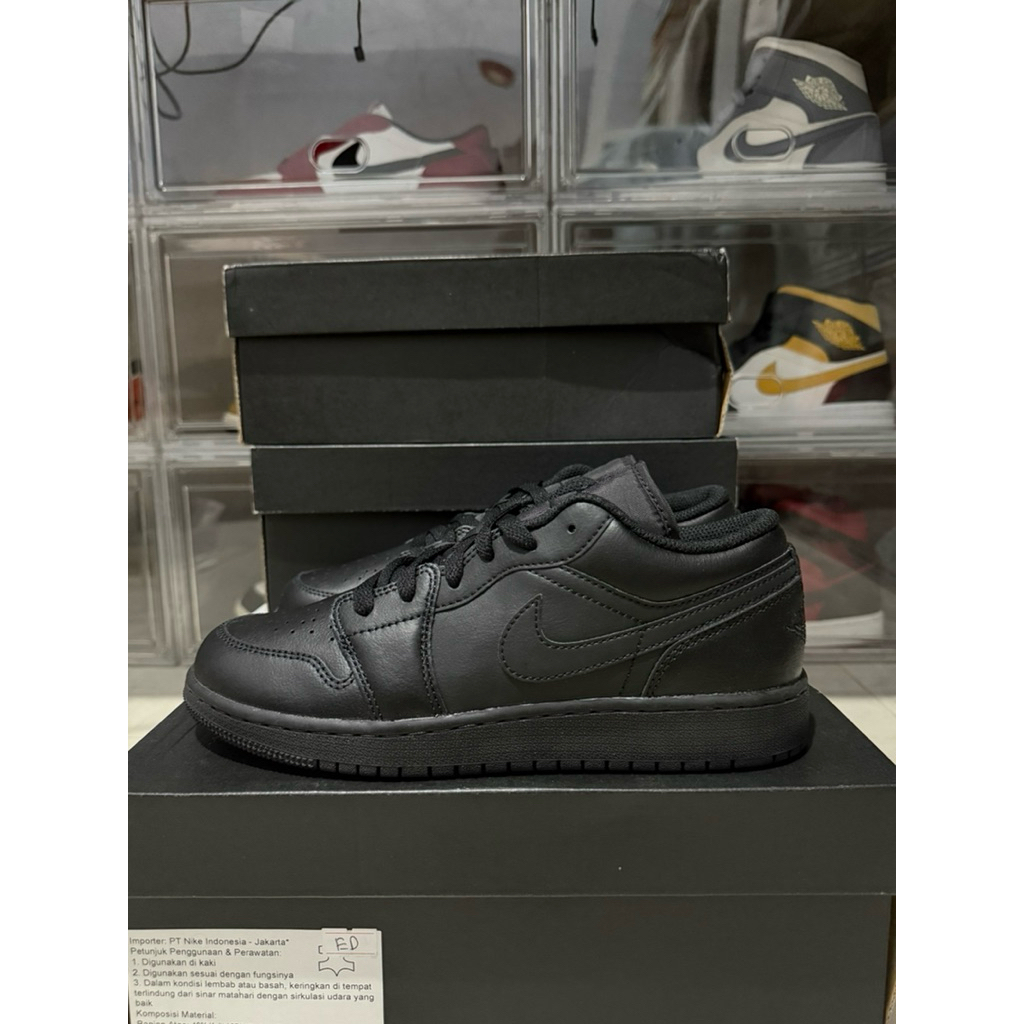 JORDAN 1 LOW FULL BLACK