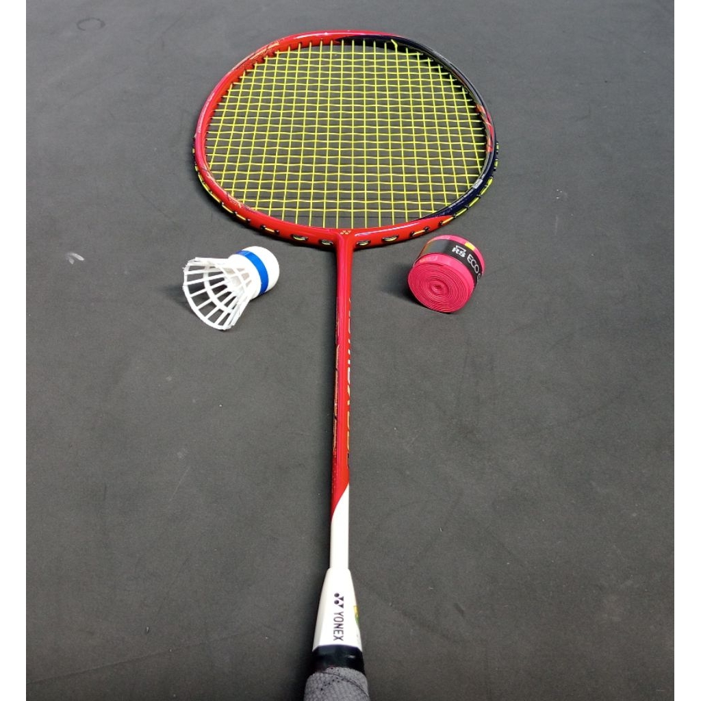 Raket badminton bulutangkis bekas second original yonex astrox 68D