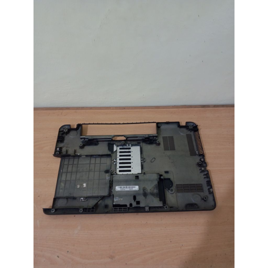 casing bawah laptop Toshiba c850
