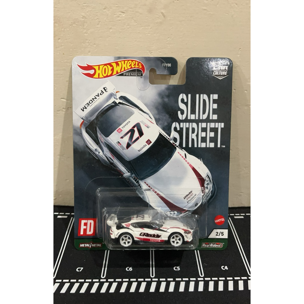 Hot Wheels Slide Street Toyota GR Supra