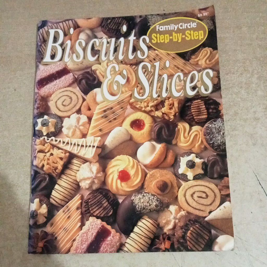 Buku Resep Biscuits & Slices, Family Circle Step-by-Step