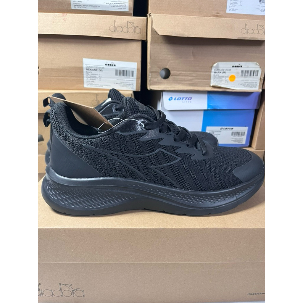 Diadora Niaga Full Black - Sepatu Diadora Full Hitam