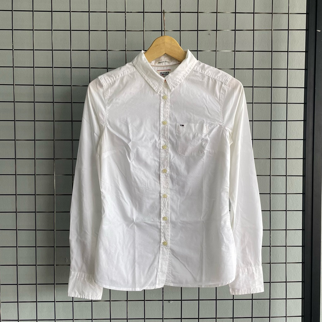 Tommy Hilfiger Women Basic White Shirt with Pocket / Kemeja Wanita Putih Tommy Hilfiger
