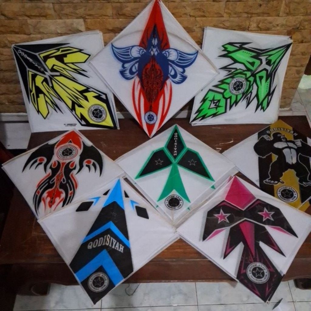 Layangan Sukhoi Super Lilitan, 2 warna, jumlah 100 pcs