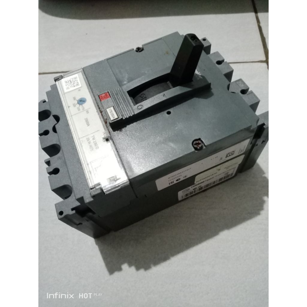 MCCB Schneider EasyPact CVS250N 3 Phase 250 Ampere