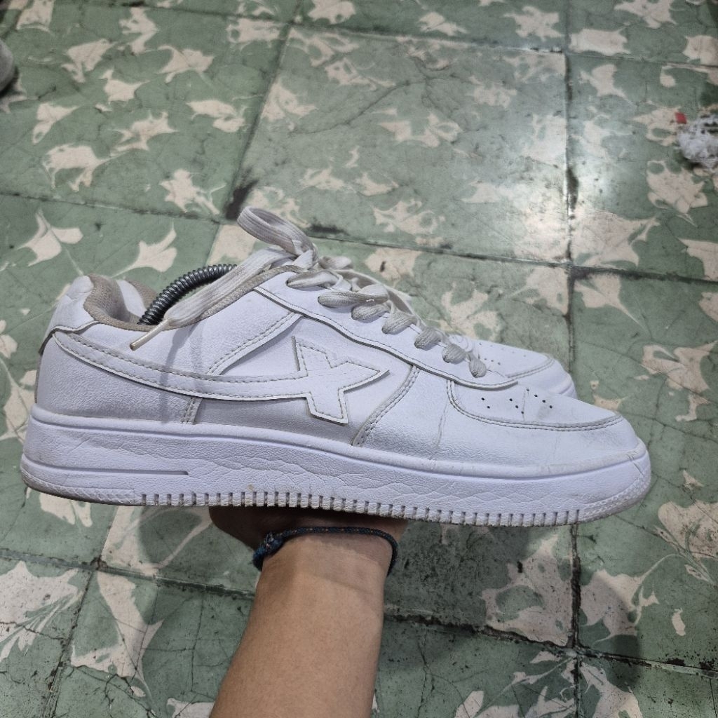 Sepatu Xtep Sneakers Pria(43)